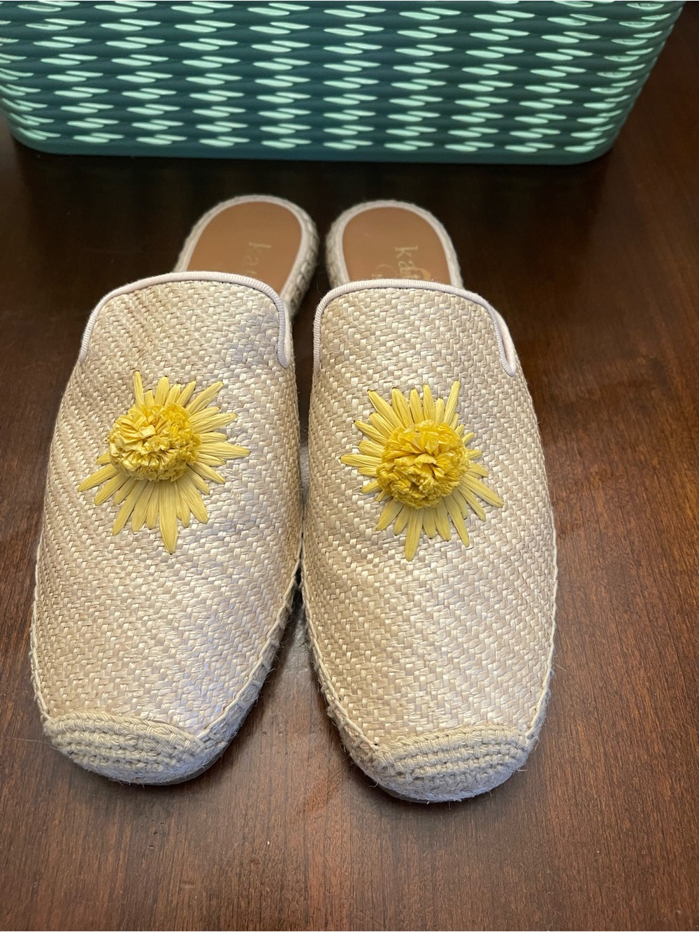 kate spade Natural Raffia Slip-On Mules with Yellow Flower Accent Size 8 - Picture 6 of 11
